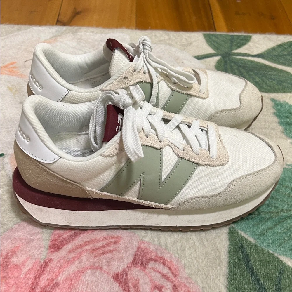 New Balance 237 Women's Cream and Green Sneakers - Picture 4 of 6